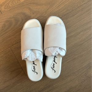 Harbor Flatform Sandals